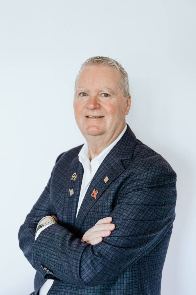 Headshot of Iain Elder