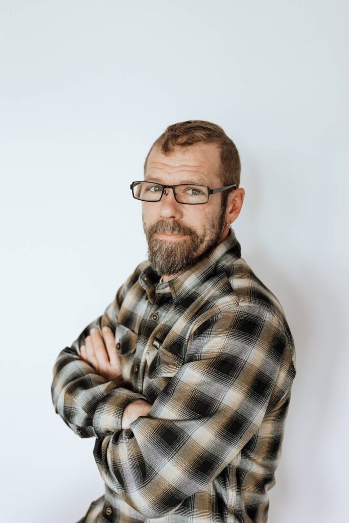 Headshot of Tim Holmes