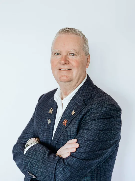 Headshot of Iain Elder