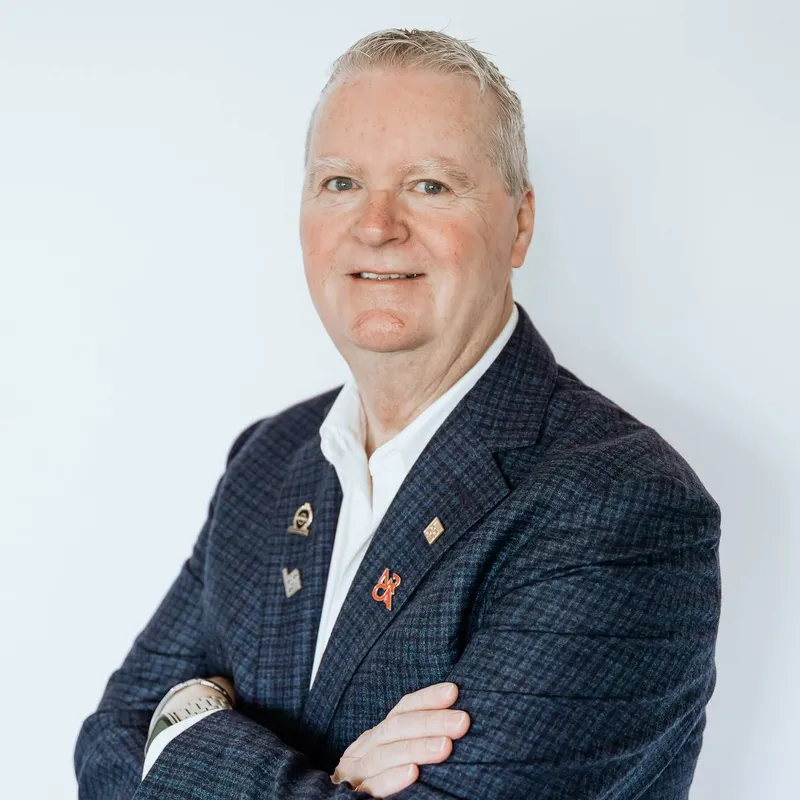 Headshot of Iain Elder